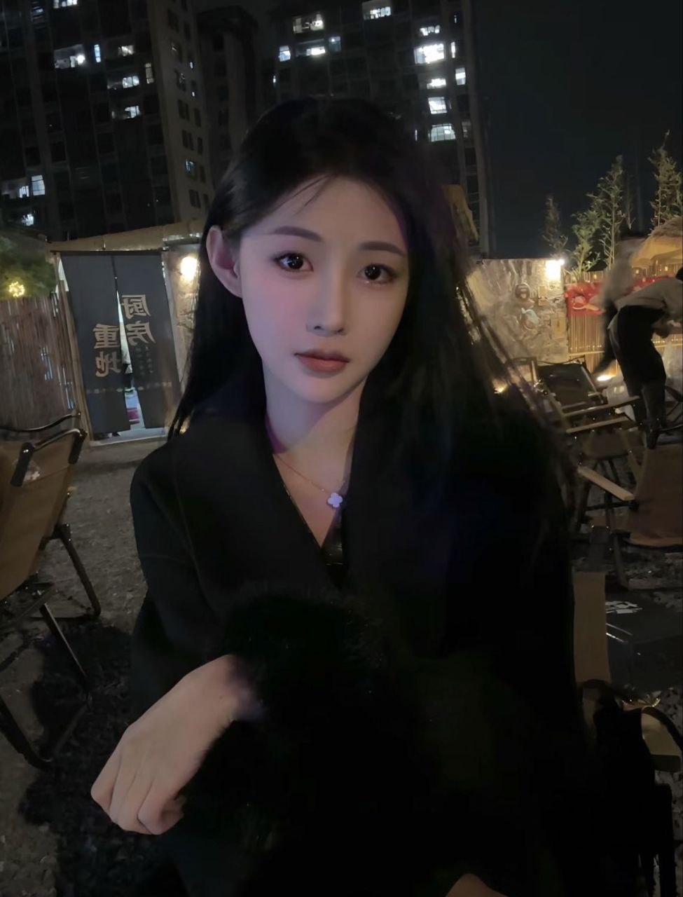 上海浦东新区临江茶室的窗外景观与茶台